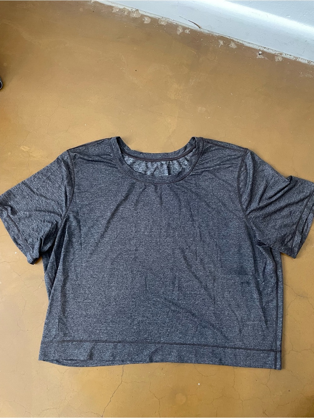 Women's Lululemon Charcoal Heather Short Sleeve Crop Tee
